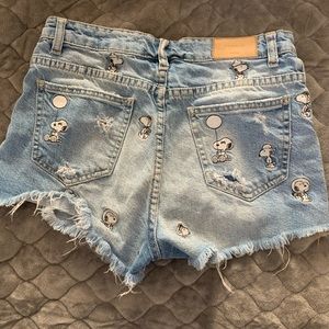 Zara snoopy Jean shorts